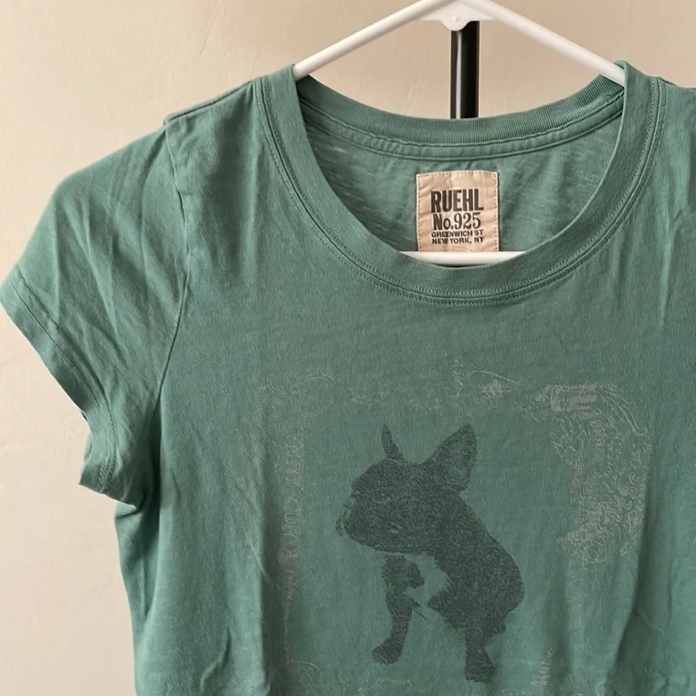 Ruehl Tee - Picture 1 of 5